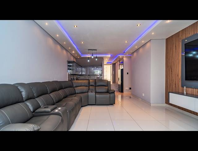 2 BEDROOM APARTMENT FOR SALE IN LA LUCIA
